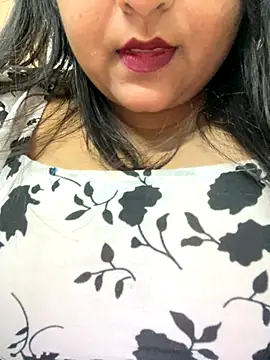 Snapshot of smile_pretty chatting on 4, 10, 2025 smile pretty online show from 4, 10, 2025