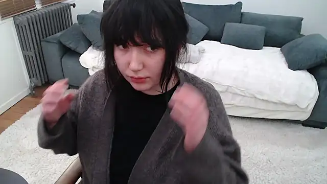 Lynylou online show from 20, 2, 2025