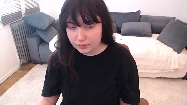 Lynylou online show from 27, 2, 2025