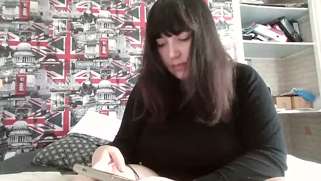 Lynylou online show from 23, 9, 2025