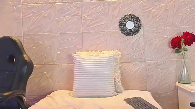 Snapshot of paula__cruzz chatting on 16, 1, 2025 paula cruzz online show from 16, 1, 2025