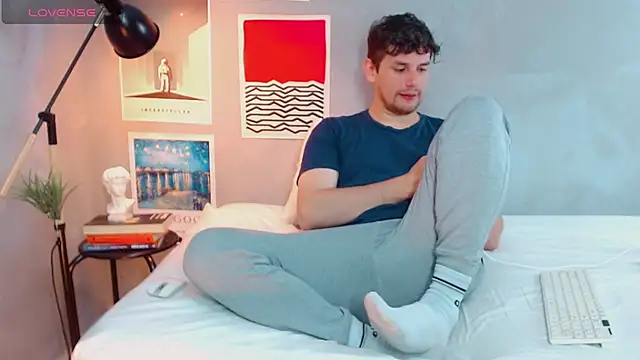 Snapshot of Elio555 chatting on 19, 10, 2025 Elio555 online show from 19, 10, 2025