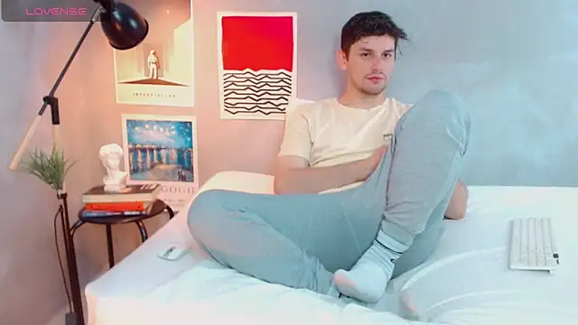 Snapshot of Elio555 chatting on 21, 10, 2025 Elio555 online show from 21, 10, 2025