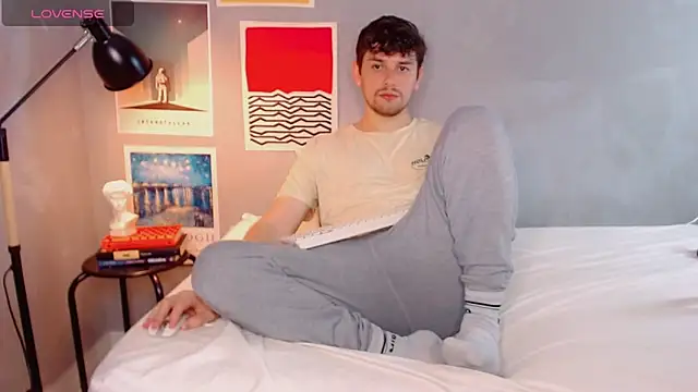 Snapshot of Elio555 chatting on 26, 10, 2025 Elio555 online show from 26, 10, 2025