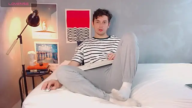 Snapshot of Elio555 chatting on 5, 11, 2025 Elio555 online show from 5, 11, 2025