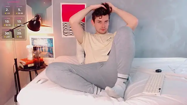 Snapshot of Elio555 chatting on 14, 12, 2025 Elio555 online show from 14, 12, 2025