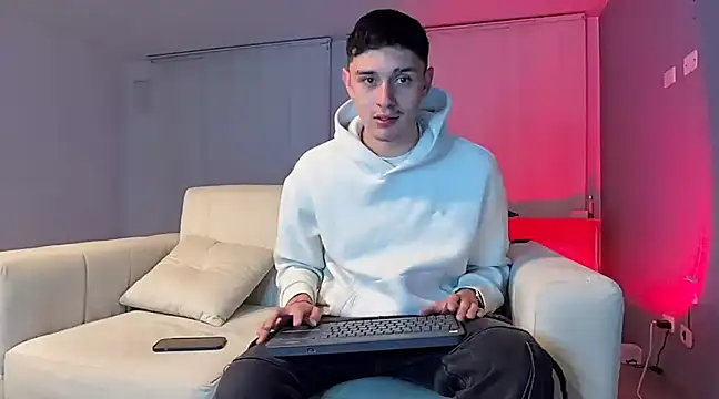 Snapshot of bastia_noooo chatting on 21, 12, 2024 bastia noooo online show from 21, 12, 2024