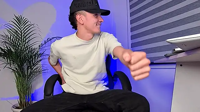 Snapshot of bastia_noooo chatting on 18, 9, 2025 bastia noooo online show from 18, 9, 2025