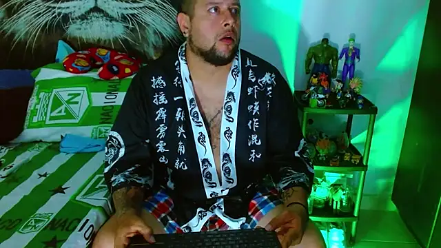 Michaell Myerss  online show from 17, 12, 2025