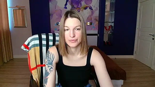 EmilyWalkeri online show from 26, 2, 2025