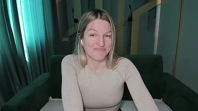 Snapshot of EmilyWalkeri chatting on 19, 5, 2026 EmilyWalkeri online show from 19, 5, 2026