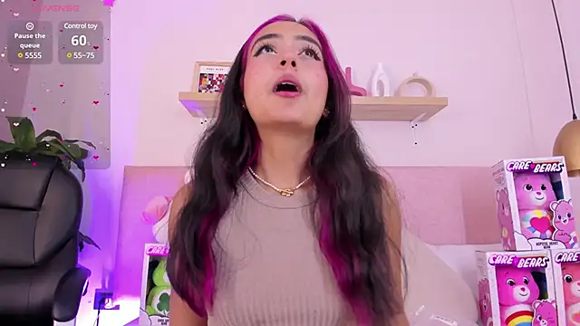 Snapshot of emily_bank chatting on 1, 2, 2025 emily bank online show from 1, 2, 2025