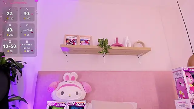 Snapshot of emily_bank chatting on 2, 2, 2025 emily bank online show from 2, 2, 2025