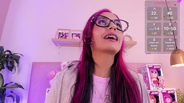 Snapshot of emily_bank chatting on 3, 2, 2025 emily bank online show from 3, 2, 2025