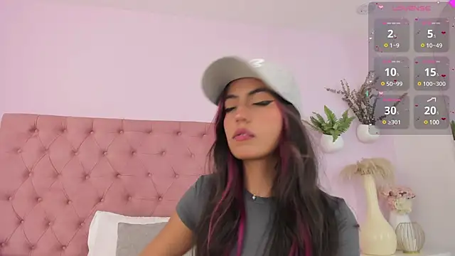 Snapshot of emily_bank chatting on 1, 3, 2025 emily bank online show from 1, 3, 2025