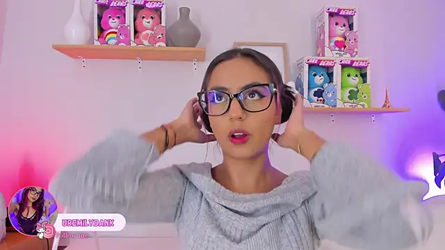 Snapshot of emily_bank chatting on 19, 9, 2025 emily bank online show from 19, 9, 2025