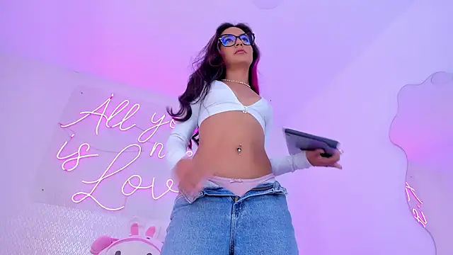 Snapshot of emily_bank chatting on 22, 9, 2025 emily bank online show from 22, 9, 2025