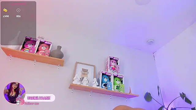 Snapshot of emily_bank chatting on 25, 9, 2025 emily bank online show from 25, 9, 2025