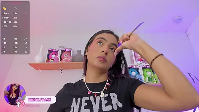 Snapshot of emily_bank chatting on 13, 10, 2025 emily bank online show from 13, 10, 2025