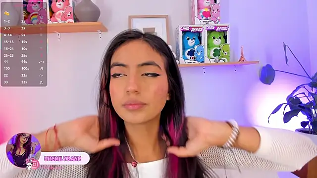 Snapshot of emily_bank chatting on 15, 10, 2025 emily bank online show from 15, 10, 2025