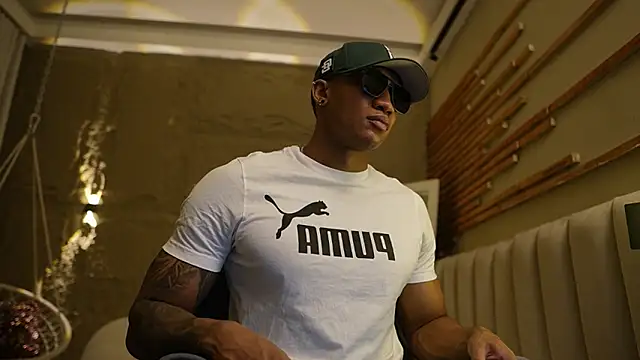 Logan Varela online show from 19, 4, 2026