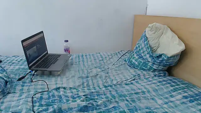 erikamavrik online show from 11, 11, 2025