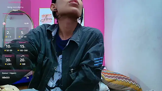 yourcuteneighbourr online show from 17, 1, 2025