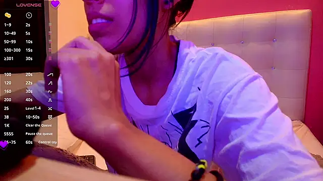 yourcuteneighbourr online show from 4, 2, 2025