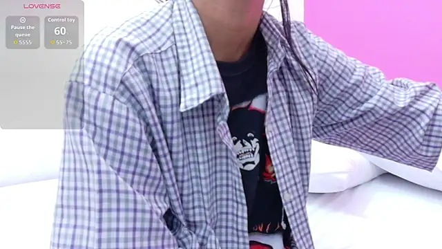 yourcuteneighbourr online show from 19, 12, 2025