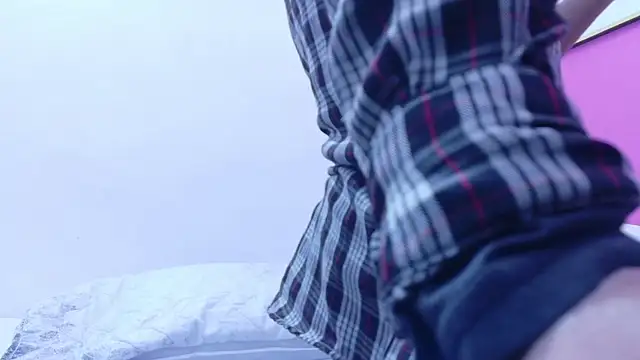 yourcuteneighbourr online show from 23, 12, 2025