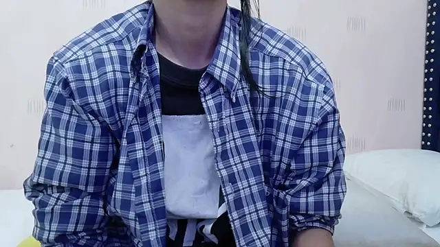 yourcuteneighbourr online show from 28, 2, 2026