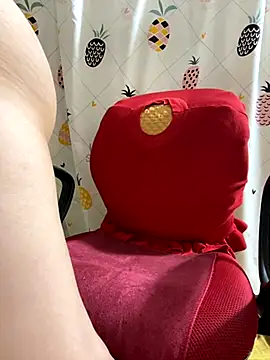 Snapshot of Hatasimi chatting on 8, 9, 2025 Hatasimi online show from 8, 9, 2025