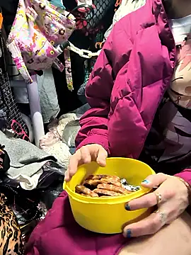 gurlnips online show from 20, 2, 2026