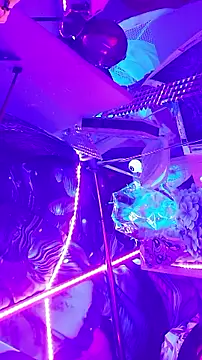 gurlnips online show from 27, 3, 2026