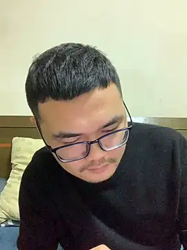Snapshot of lililiwuwuwu chatting on 8, 12, 2024 lililiwuwuwu online show from 8, 12, 2024