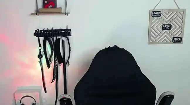 Alan hadid1 online show from 18, 1, 2025