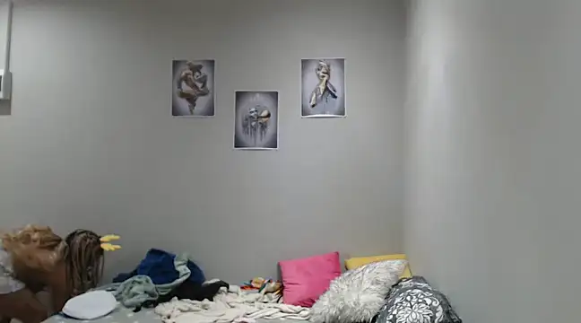 CREAMYCUPCAKExxx online show from 4, 12, 2024