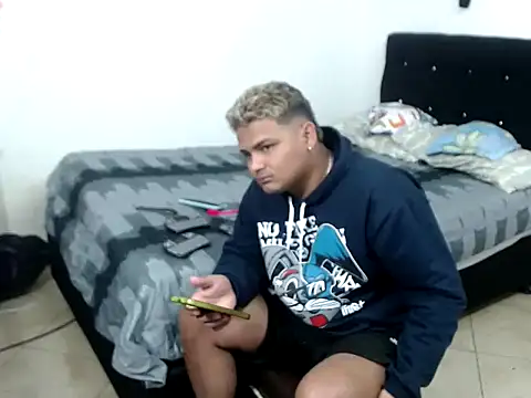 Boycuriousxxx online show from 24, 10, 2025