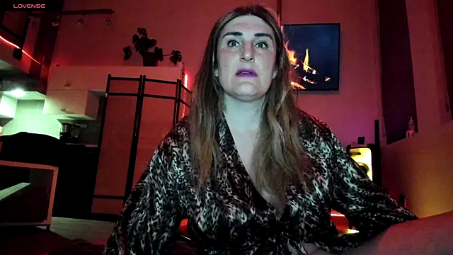 ImLeanneLawson online show from 12, 3, 2025