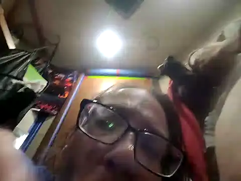 ILUV2TUCHMYKITTY online show from 25, 10, 2025