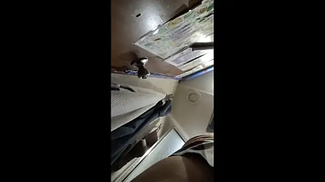 ILUV2TUCHMYKITTY online show from 14, 12, 2025