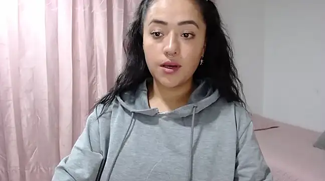 jjulietha95 online show from 14, 2, 2025