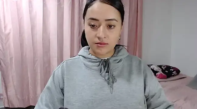 jjulietha95 online show from 17, 2, 2025