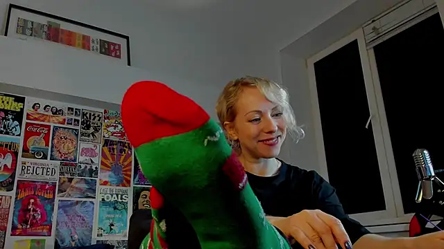 LylithSkye online show from 4, 1, 2025