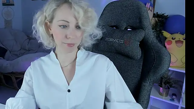 LylithSkye online show from 1, 2, 2025