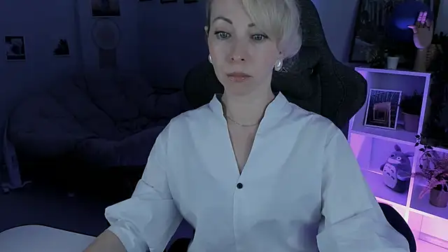 LylithSkye online show from 5, 2, 2025