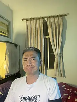 Snapshot of YuHsuant chatting on 7, 2, 2025 YuHsuant online show from 7, 2, 2025