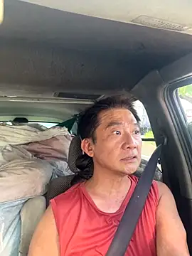 Snapshot of YuHsuant chatting on 28, 9, 2025 YuHsuant online show from 28, 9, 2025