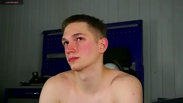 Snapshot of dustyn_fox chatting on 3, 2, 2026 dustyn fox online show from 3, 2, 2026