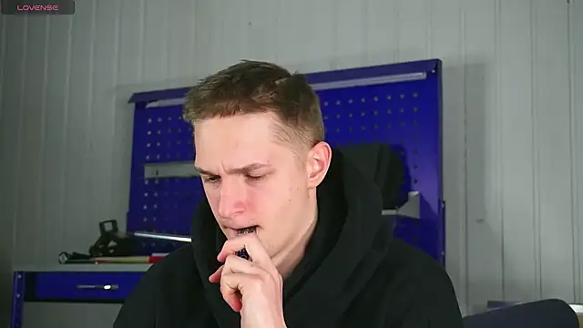 Snapshot of dustyn_fox chatting on 4, 2, 2026 dustyn fox online show from 4, 2, 2026